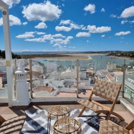 Rooftop Guesthouse Alvor, hotel in Alvor