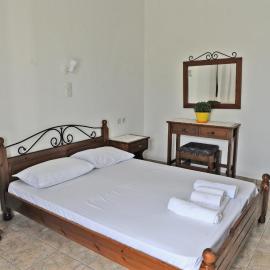 Morfeas Hotel, מלון בטריפיטי