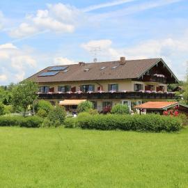 Kurparkpension Stephan, hotelli kohteessa Bad Endorf