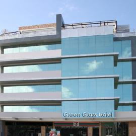 Green Glass Hotel, hotell i Calamba