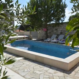 Villa Avantgarde, khách sạn ở Mlini