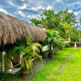 West Side Cabana: Moalboal şehrinde bir otel