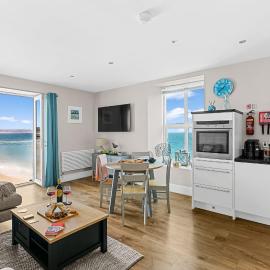 11 At The Beach - Footsteps from the beach, Sea view, family friendly