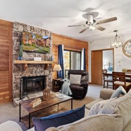 Beautiful Seven Springs- 2 Bed, 2 Bath Condo, hotel v destinácii Champion