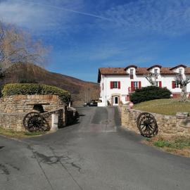 Appartement Suhalmendi, hotel i Sare