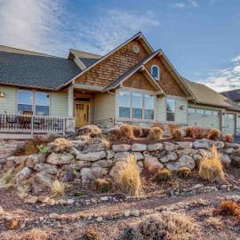 High Desert and Cascade Views - Meredith Lodging
