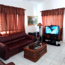Fully Secured Gated 2BR Home in cdHome in Caribbean Estate、ポートモアのホテル