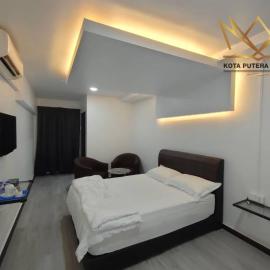 Kota Putera Lodge, hotell i Jertih