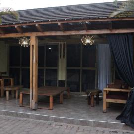 Chel and Vade Cottages, Hotel in Jinja