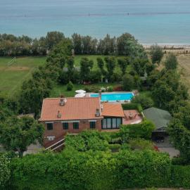 Villa Mirella Beach, Hotel in Marina Palmense