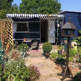 Down The Garden Path Vintage Caravan B&B , Dartmoor, hotel in Newton Abbot