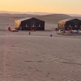 Camp Golden Desert Morocco, khách sạn ở Mhamid