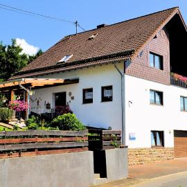 Ferienwohnung Eudenbach, hotelli kohteessa Alsbach