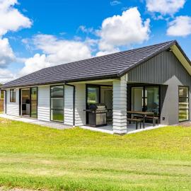 Sweet and Stylish - Mangawhai Heads Holiday Home