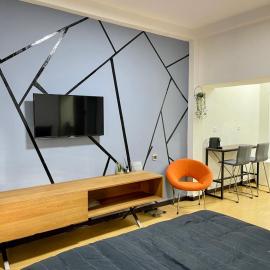 Bat Galim - Mirror Apartment by the beach