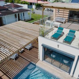 Les Villas Jasmin Standing Piscine Chauffée Jacuzzi 5 Ch 14 Pers, hotel in Baie-Mahault