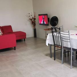 Cosy apartment on the 1st floor, hotel u gradu Curepipe