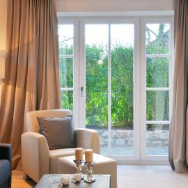 Rackmers Hof - Suiten Hotel garni mit Sauna، فندق في Oevenum