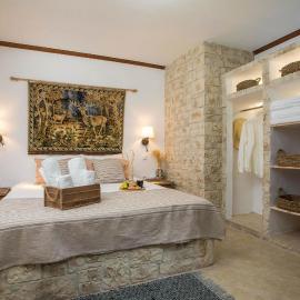 Anna's House Traditional, hotel u gradu Halki