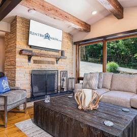 Rock Ledge Retreat, Hotel in Ridgedale