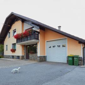 Apartma Steles, hotel in Stari Trg pri Ložu