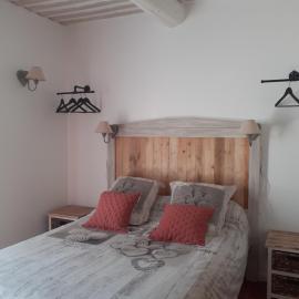 thym & Romarin, hotel in Aubignan