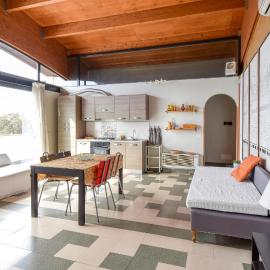 2 Bedroom Amazing Apartment In Cori
