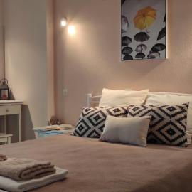 NATASIA STUDIOS, hotel Szkála Ereszúban