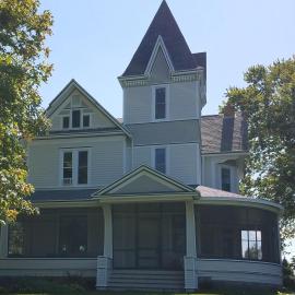 Oaklawn Inn, hotel u gradu Menomoni