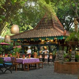 Bumi Surabaya City Resort: Surabaya şehrinde bir otel