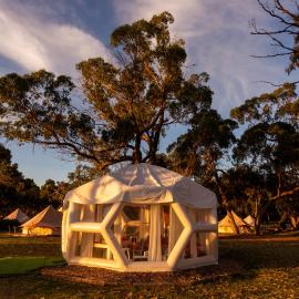 Taj Mahal upgraded Hex bubble, отель в городе Comaum
