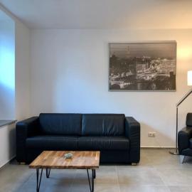 Erdgeschoss-Appartement mit Seeterasse, Hotel in Ahrensbök