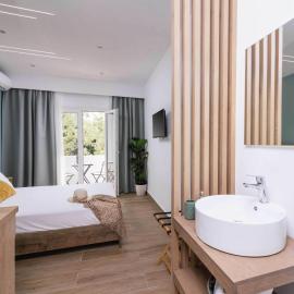Ermis Luxury Suites & Apartments, hotel en Amoudara Heraklion