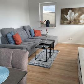 Große Moderne Penthouse Wohnung Mit Dachterrasse, hotel in Uetersen
