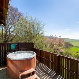 Mountain Ash Lodge with Hot Tub, hotel sa Cupar