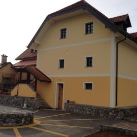 Hiša nasprot Sonca、Črnomeljのホテル