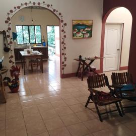 Hostal Izacalli, מלון בLos Potrerillos