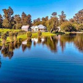Secluded rural retreat in Southwest WA, hotel in Capel