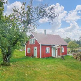 Stunning Home In Ödeshög With Kitchen, hotel em Ödeshög