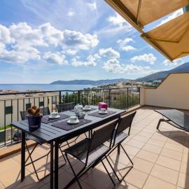 Penthouse avec Terrasse à 250m Plage - 3 Chambres, Garage Inclus