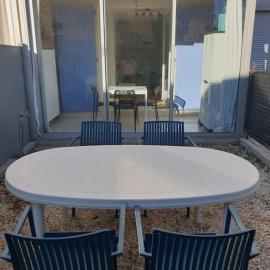 Studio 4 personnes avec jardinet à 2 pas des plages "Chez Manon", Hotel in Carro
