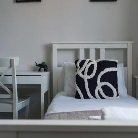 Lily Apartment - Sleeps 3 - Pet friendly - Parking