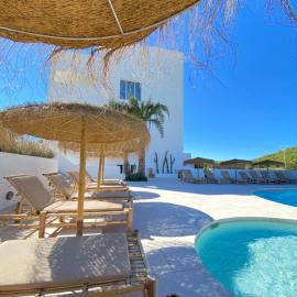 The Olive Boutique Suites & Spa, hotel v mestu Cala Llonga