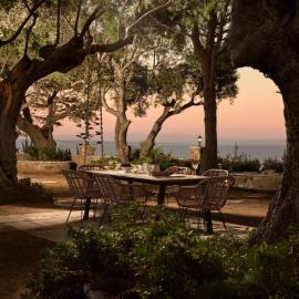 Villa Anatoli - Tranquil Escape with Scenic Views, by ZanteWize, hotel v destinácii Akrotiri