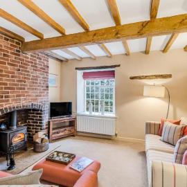 Brand Hill Cottage with Hot Tub