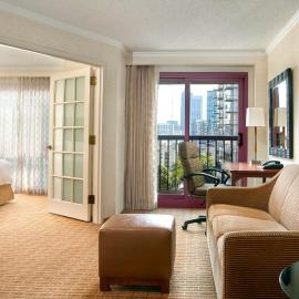 Atlanta Marriott Suites Midtown, хотел в Атланта