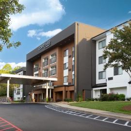 Courtyard Winston-Salem Hanes Mall, хотел в Уинстън-Сейлъм