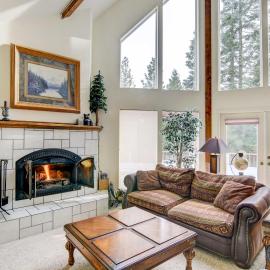 Pet-Friendly California Cabin w/ Beach Access, hotel u gradu Čester