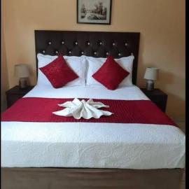 Florida Lake Guest House, hotel in Roodepoort