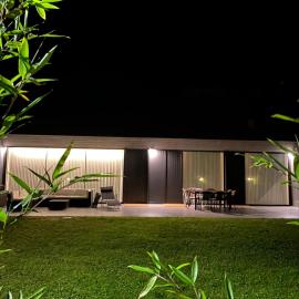 La Casa de Hierba - Casa de campo de diseño con jardín y wifi cerca de las playas de Llanes, hotel a Llanes